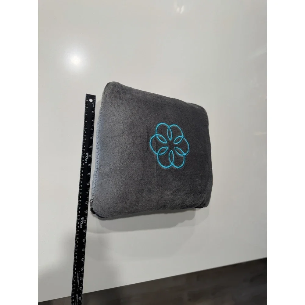 Apple Employee Mindful Minute Challenge fleece blanket throw, 50